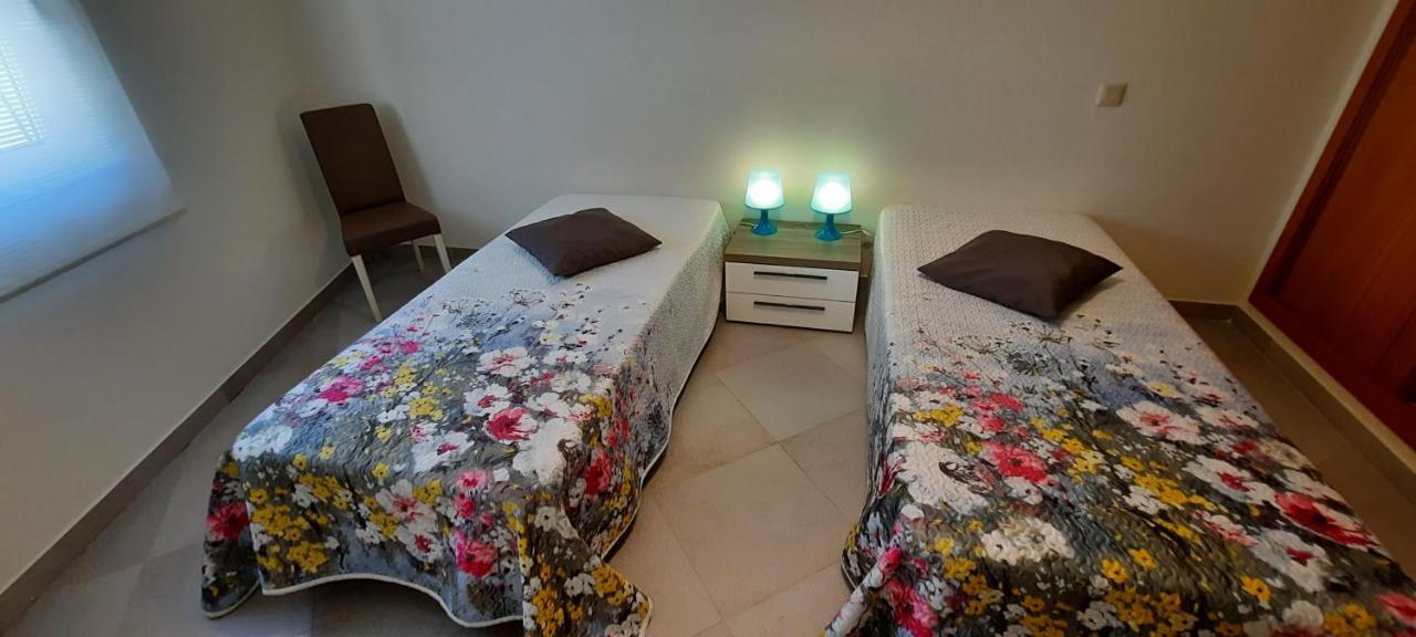 Apartamentos Patio Da Aldeia Armação de Pêra Exterior foto